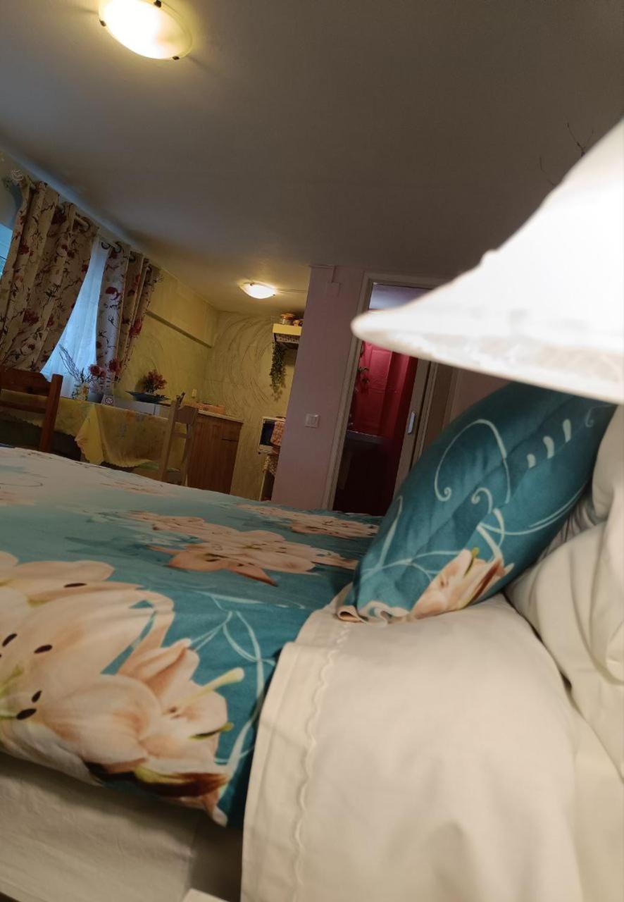 Maria Guesthouse Αλιβέρι Δωμάτιο φωτογραφία