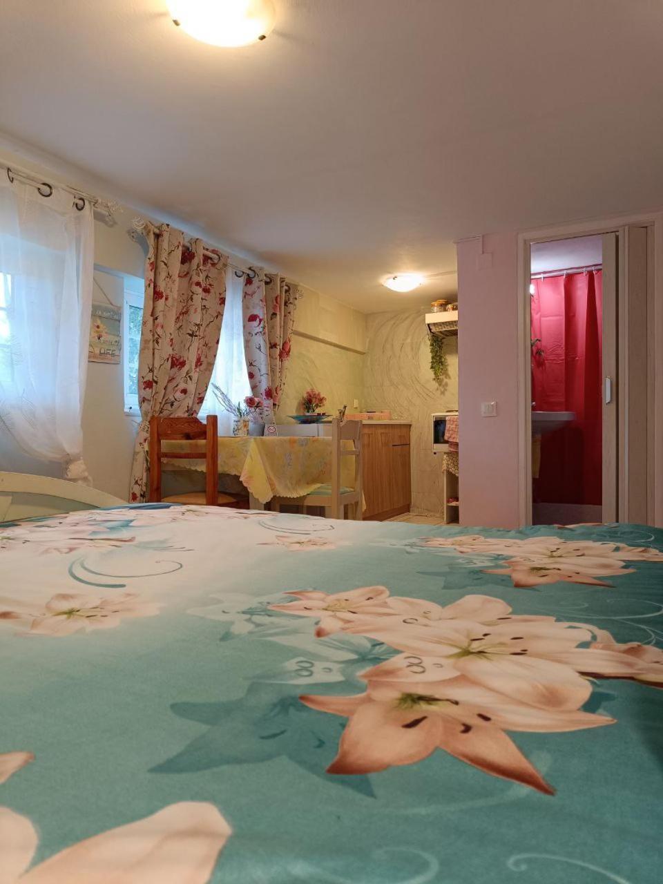 Maria Guesthouse Αλιβέρι Δωμάτιο φωτογραφία